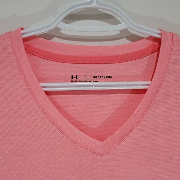 Under Armour pink XS loose fit heatgear athletic short sleeve shirt - Picture 3 of 8